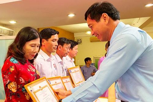 Tiếp tục nhân rộng các mô hình kinh tế hiệu quả cho nông dân