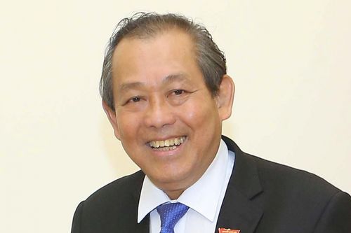 Phó Thủ tướng Trương Hòa Bình lên đường dự Hội nghị Diễn đàn Kinh tế thế giới