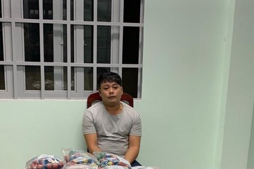 Đối tượng vận chuyển 17kg pháo lậu chống trả quyết liệt cơ quan chức năng