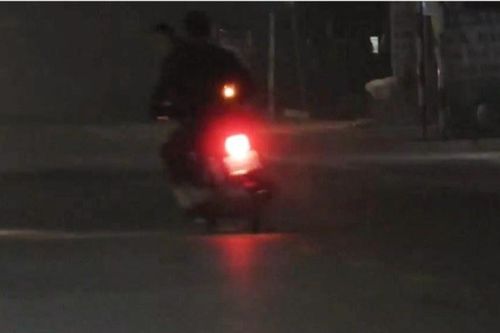 Truy tìm 2 thanh niên đầu trần đi xe máy lạng lách, đánh võng thách thức CSGT