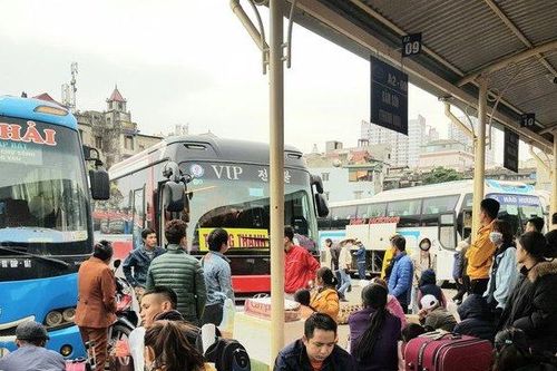 Nhiều nhà xe đồng loạt tăng giá ngày Tết: Người dân 'méo mặt' rút hầu bao