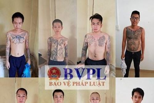 Truy tố 28 đối tượng do Tân 'móp' cầm đầu liên nổ súng, chém người ở hiệu cầm đồ