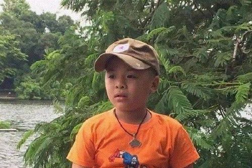 Bé trai 10 tuổi mất tích khi về Nghệ An ăn Tết