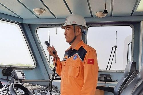 'Sói biển' cứu nạn kể chuyện về những lần 'ngược sóng'
