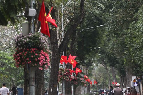 Hà Nội rực rỡ cờ hoa mừng Đảng, mừng Xuân Canh Tý