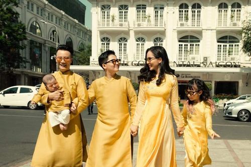 Nghệ sĩ Việt tưng bừng chúc Tết khán giả