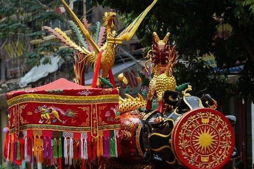 Cận cảnh trai tráng rước pháo Đồng Kỵ 1,5 tấn dưới trời 13 độ