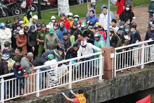 Người đàn ông bất ngờ nhảy cầu sông Hàn tự tử chiều mùng 6 Tết
