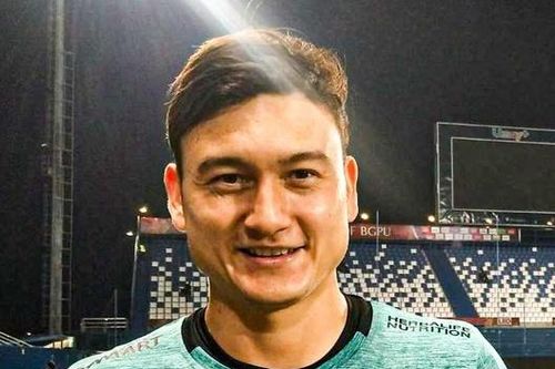 HLV Muangthong: 'Tài bắt penalty là lý do tôi tin dùng Văn Lâm'