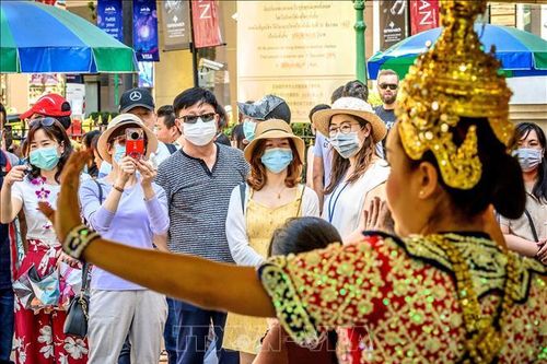 Thái Lan ghi nhận trường hợp lây nhiễm virus Corona từ người sang người đầu tiên