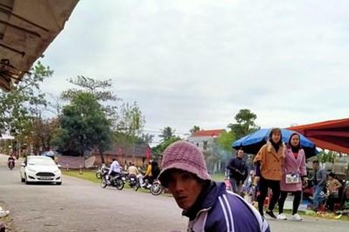 Ấn tượng không tốt ngày đầu năm ở đền An Sinh