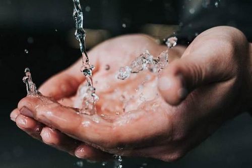 Dung dịch vệ sinh tay tự làm, khăn ướt có giúp diệt khuẩn?