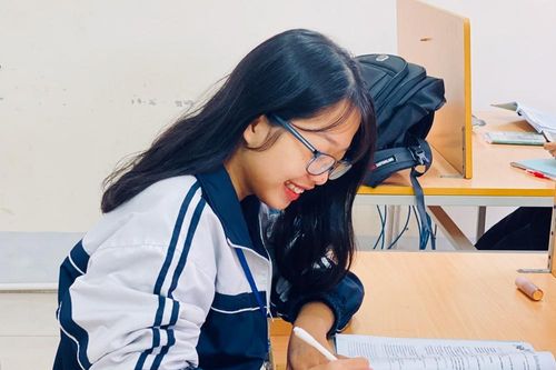 Nữ sinh xứ Nghệ được 4 trường đại học ở Mỹ, Đức 'mời chào'
