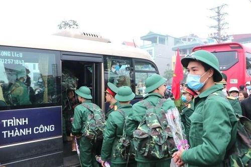 162 thanh niên Gia Lâm lên đường nhập ngũ