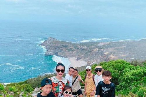 HH Hà Kiều Anh cùng chồng đại gia khiến nhiều người ghen tỵ với chuyến đi xa xỉ tại Nam Phi, Dubai