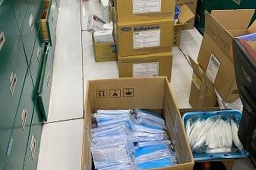 Kiểm tra đột xuất việc kinh doanh vật tư y tế tại Hà Nội và TPHCM