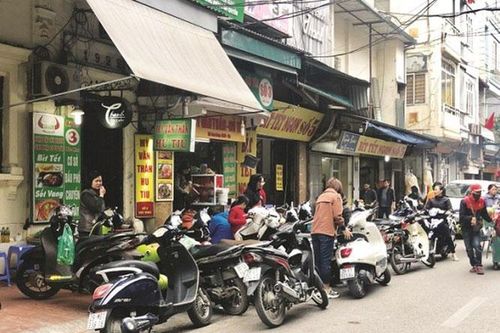 Nhiều vi phạm trật tự lòng đường, vỉa hè