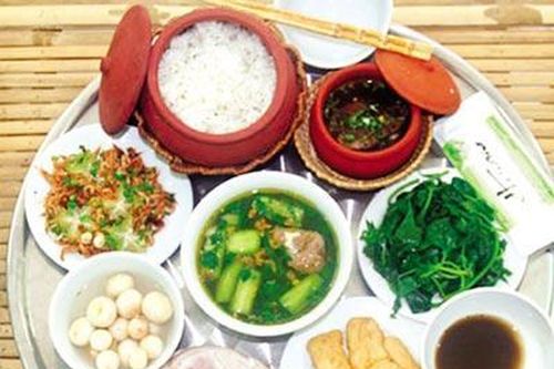 Cách bố trí bữa ăn và uống nước trong mùa dịch COVID-19
