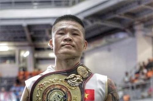 Hạ knock-out võ sĩ Thái Lan, Trương Đình Hoàng lập chiến tích lịch sử