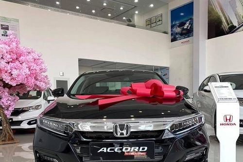 Sedan hạng D tháng 1: Toyota Camry dẫn dầu, Honda Accord mới tiếp tục 'đội sổ'