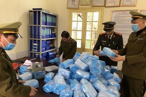 'Bát nháo' thị trường khẩu trang