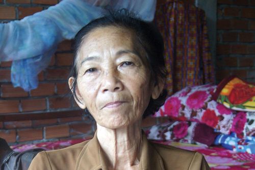 Cảnh khó khăn của 2 gia đình