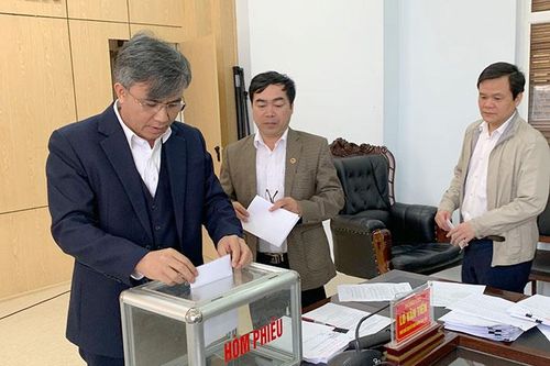 Họp thẩm định và xét công nhận 2 xã đạt chuẩn nông thôn mới
