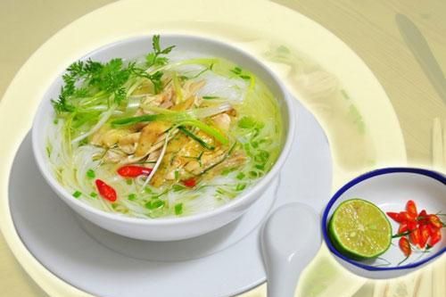 Bí quyết nấu phở gà thơm ngon như nhà hàng