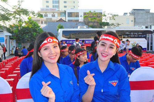 Nhiều hoa khôi, doanh nghiệp tham gia Chủ nhật Đỏ ở Cần Thơ