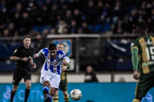 Hàng phòng ngự Heenrenveen chơi tồi, Đoàn Văn Hậu vẫn không có cơ hội