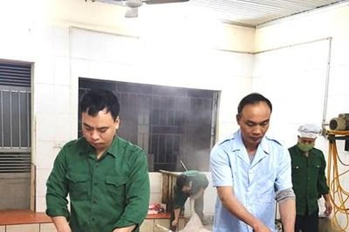 'Anh nuôi' hết lòng vì công việc
