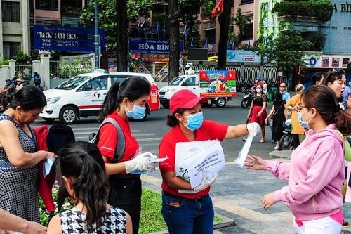 Huy động mọi nguồn nguyên liệu sản xuất khẩu trang y tế trong mùa dịch COVID-19