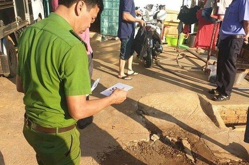 Khởi tố đối tượng đâm chết người vì mâu thuẫn nợ tiền thua bài