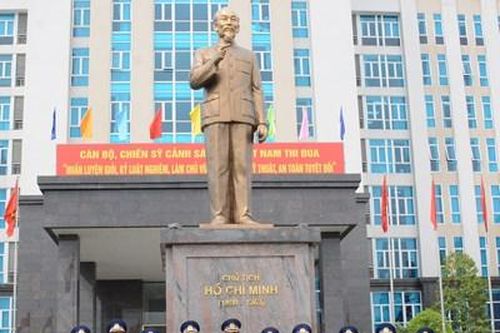 Trung tướng Nguyễn Tân Cương thăm và làm việc tại Bộ tư lệnh Cảnh sát biển