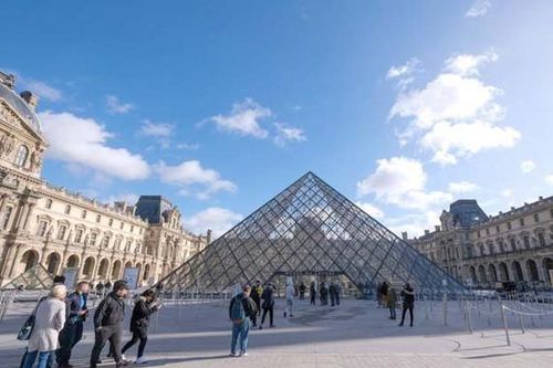 Bảo tàng Louvre đóng cửa vì dịch COVID-19