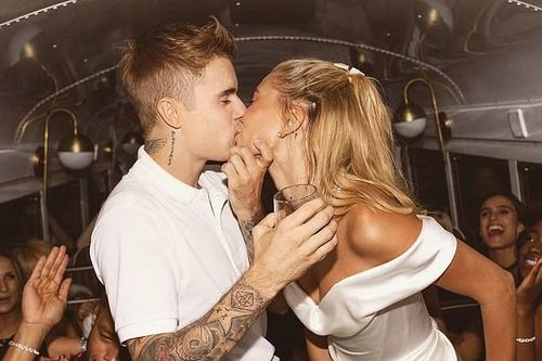 Justin Bieber nhận quà 'siêu khủng' từ bà xã nhân dịp sinh nhật tuổi 26