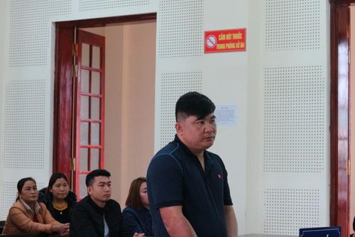 Gã đàn ông ở Nghệ An mang can xăng 10 lít về đốt nhà người tình