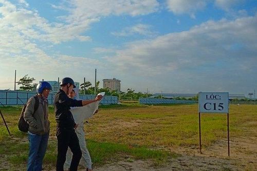Khách hàng bao vây công ty vì bán dự án chưa có sổ đỏ
