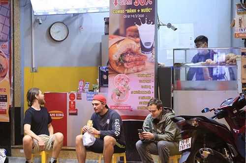 Cuộc sống người dân Hà Nội như thế nào khi phát hiện người nhiễm Covid-19?