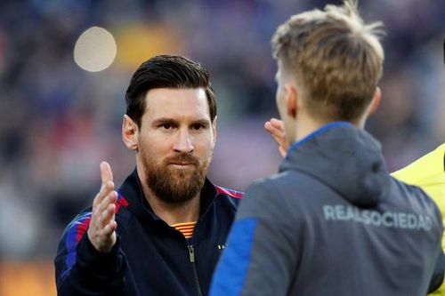 Messi tỏa sáng đưa Barca chiếm ngôi đầu của Real