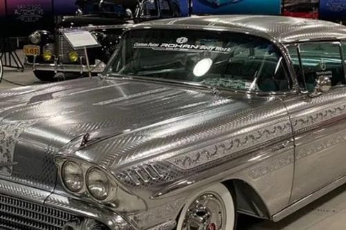 Xế độ Chevrolet Impala 1958 Kuhl Racing thu hút với lớp sơn 'chạm khắc vua chúa' siêu độc đáo
