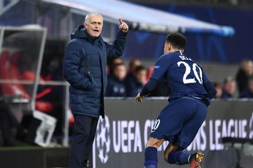 Thầy trò Mourinho bị loại khỏi Champions League sau trận thua 0-3