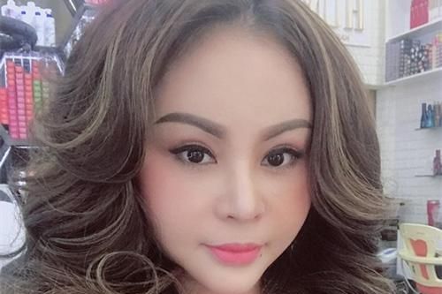 Chẳng tiếc tiền 'dao kéo' để xinh đẹp bất chấp tuổi tác, Lê Giang vô tình lộ nhan sắc thật khi không make up