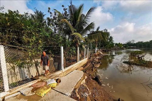 Khắc phục điểm sạt lở nghiêm trọng ở quận Cái Răng, Cần Thơ
