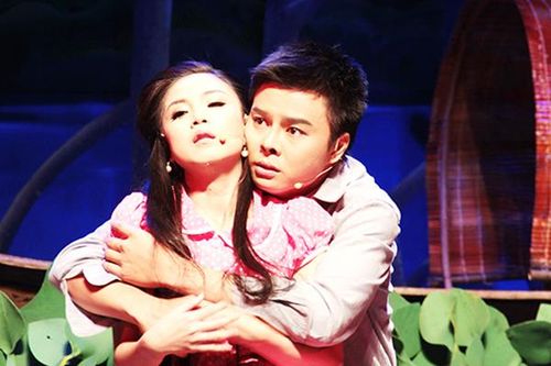 Con cá lội ngược dòng