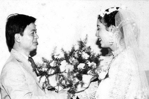 NSƯT Chiều Xuân và mối tình 33 năm với nhạc sĩ Đỗ Hồng Quân: Từng bị kỷ luật vì kết hôn, được chồng 'cưng như trứng mỏng'