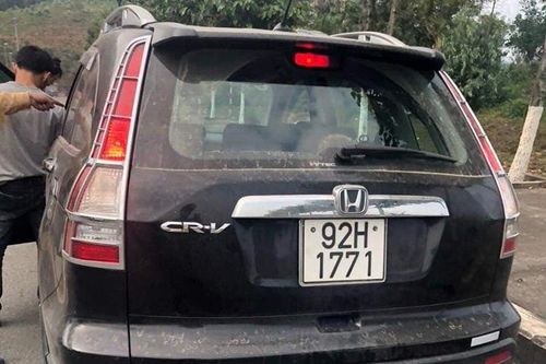 Phát hiện tài xế ô tô dương tính ma túy, tàng trữ 'hàng nóng'
