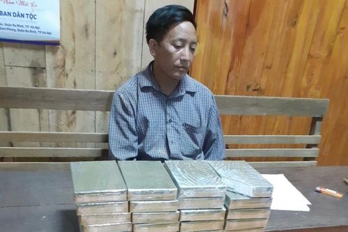 Gã đàn ông dùng xe máy vận chuyển 20 bánh heroin để lấy 30 triệu đồng tiền công