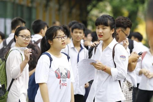 Dịch Covid -19 căng thẳng, một số địa phương tiếp tục cho học sinh THPT nghỉ học