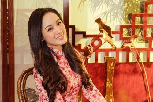 Nhan sắc đáng kinh ngạc của BTV Hoài Anh ở tuổi 40